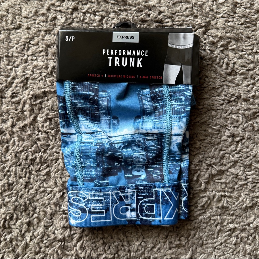Express City View Performance Trunk